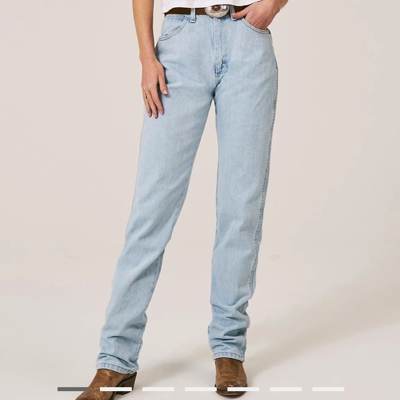 Wrangler Denim - light wash Cowboy Cut Wranglers
